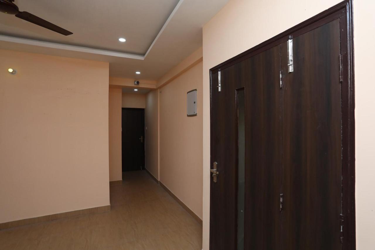 Oyo 17376 Happy Spring Inn Calcutta Buitenkant foto
